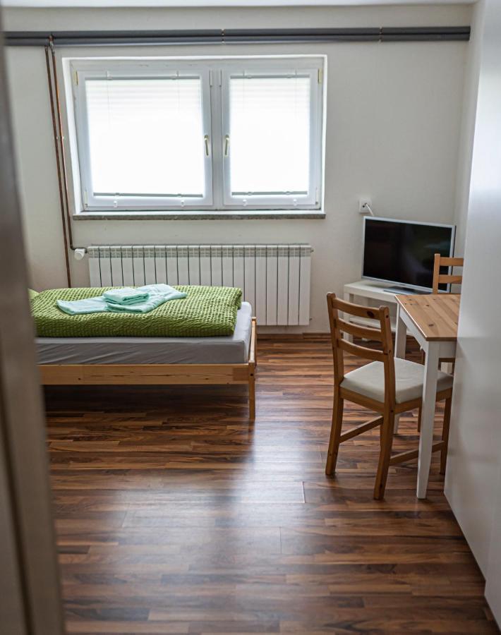 Zimmervermietung Familie Schuster Wusterhausen Exteriör bild